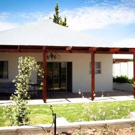 Rooikraal Hamlet Village Cottage, hotel in Prince Alfred Hamlet
