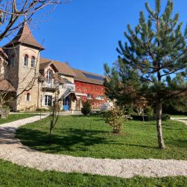 Chambres d'hôtes Le Relais de la Perle, hotel a Le Vernois