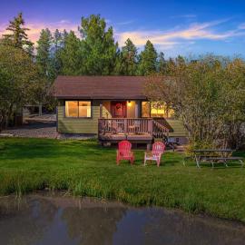 Cozy Cabin Retreat with Scenic Views cabin, hotel v destinácii Greer
