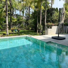 A lovely 2-3 bed only 300m walk to Bangtao Beach, hotel in Phuket