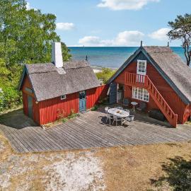 Cozy Home In Nexø With Kitchen