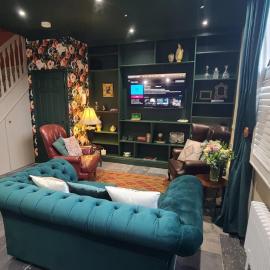 Samuels' a beautiful cosy duplex apartment just a 2 minute walk from the Garrick Theatre: Lichfield şehrinde bir otel