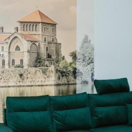Ady54, hotell sihtkohas Tata