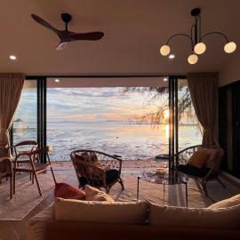 Villa Beach front Baan Chom-Ley Boutique villa, hotel in Hinkong