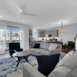 Luxury Beach House in Seaside! Now Available!
