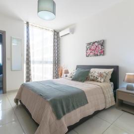 Modern and Spacious Apartment Close to The Sea