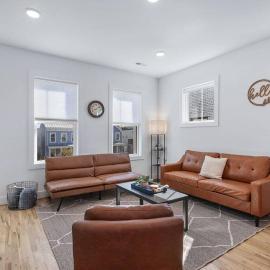 Duplex with Balcony and Spacious Dog-Friendly Oasis!, מלון בריצ'מונד
