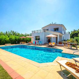 Villa Evilia by Villa Plus