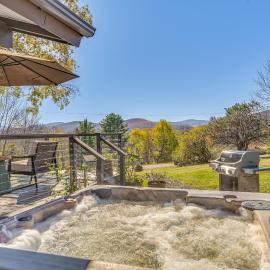 Cozy Mtn-View Chalet < 2 Mi to Windham Slopes