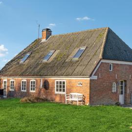 Awesome Home In Bredebro With Wifi、Bredebroのホテル