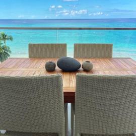 3-Bedroom Condo with ocean view, hotel in George Town