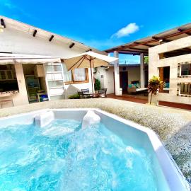 Zurisadai – hotel w mieście Puerto Ayora