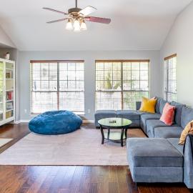 Spacious 4BR Home Away From Home with Hot Tub, hotel in Austin