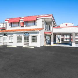 Red Roof Inn Abingdon、アビンドンのホテル