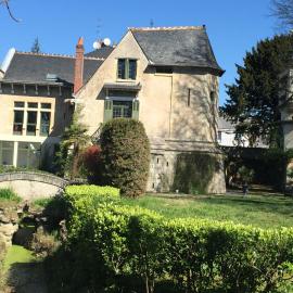 Loire Valley Medieval Getaway، فندق في روتشيكوربون