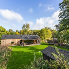 Beautiful Home In Sjællands Odde With 5 Bedrooms, хотел в Yderby
