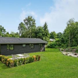 Beautiful Home In Fårvang With Sauna、Fårvangのホテル