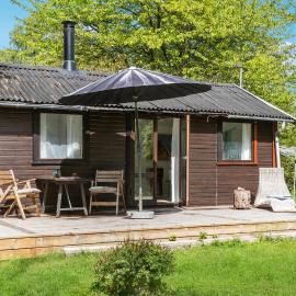 Stunning Home In Askø With Kitchen