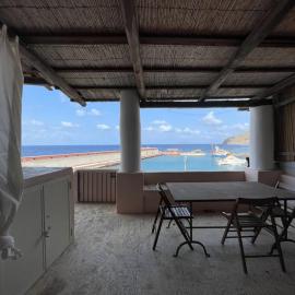 Casa Agave, sul porto di Malfa - Salina