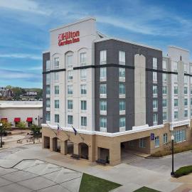 Hilton Garden Inn West Lafayette Wabash Landing, hotel di Lafayette