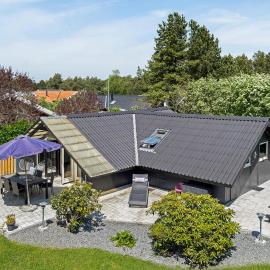 Stunning Home In Rødby With Kitchen