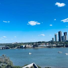 Astonishing waterview condo with Pool, Parking – hotel w mieście Sydney