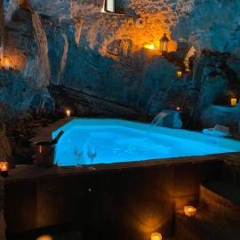 La Casa Medievale Suites e SPA, готель у місті Понтремолі