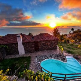 Villa Awara - Piscina privada - Private pool - by Rural La Palma, Hotel in El Pinillo