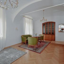 Altbauwohnung in städtischer Ruhelage, hotel en Feldbach