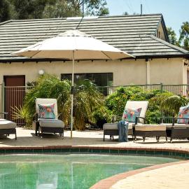 Carinya Cove - swimming pool, pet friendly, fireplace