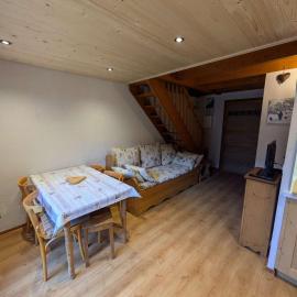 Charmant triplex 6 pers. à 50m des pistes à Arêches-Beaufort - FR-1-342-135 – hotel w mieście Arêches