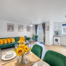Luxury 5 Bed House - Free Parking - Perfect For Contractors & Families, hotel i Welwyn Garden City