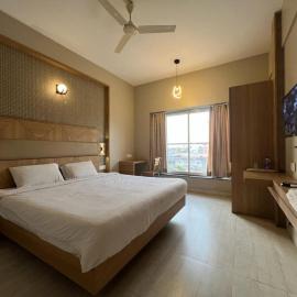 Hotel Shahi Executive: Malkāpur şehrinde bir otel