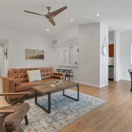 The Spacious Hilliard House, hotel in Columbus