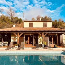 Belle Villa 4 bed, sud de la France، فندق في ليمو