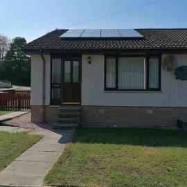House in Alness: Alness şehrinde bir otel