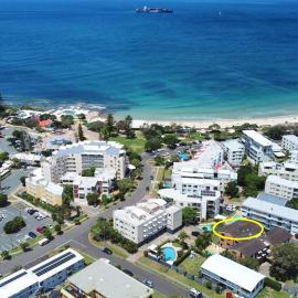 Coastal Comfort, Relaxing Kings Beach Retreat, hotel in Caloundra