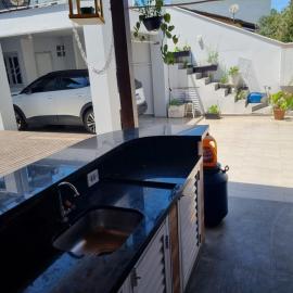 Pousada Refugio Paradisíaco 2, hotel u gradu 'Piçarras'