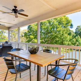 Waterfront Lake Hickory Retreat w/ Private Dock!, khách sạn ở Hickory