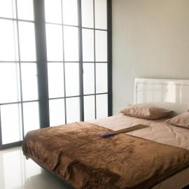 Sweet Home & Rooms East Asia 1727, Greenlake City, Hotel in Pondokpucung