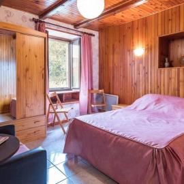 Chambre Rose cosy avec kitchenette et terrasse, Hotel in Melin