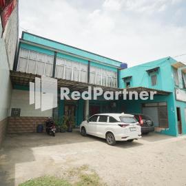 Surabaya Jaya Hotel near Soekarno Hatta Airport Redpartner, hotel v destinácii Rawalembang