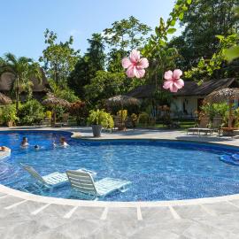 Hotel Suizo Loco Lodge & Resort, hotell i Cahuita
