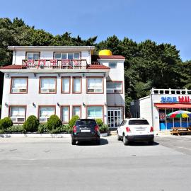 Taean Cheollipo Condon Pension, hotel in Taean