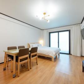 Gangneung Marine Park Pension, hotel a Gangneung