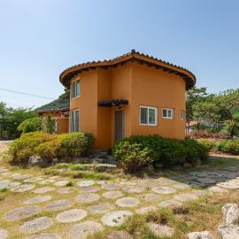 Gochang Hwangto Bokbunja Pension, hotelli kohteessa Gochang 