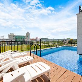 Gangneung Nishi Spa Pension, hotel a Gangneung