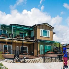 Sea Bird Bed and Breakfast, hotel in Yeongdeok