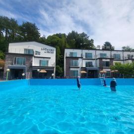 Tongyeong Chorokbit Bada Pension, hotel in Tongyeong