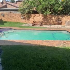 Transit Haven - 2 Bed Retreat, hotel a Kempton Park